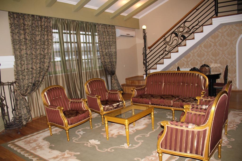 Prestige Palace - Esquisse Hotel Tbilisi Rum bild
